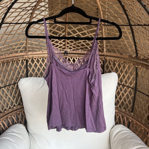 Dainty cute tank with lace size xs lavender - Picture 3 of 3